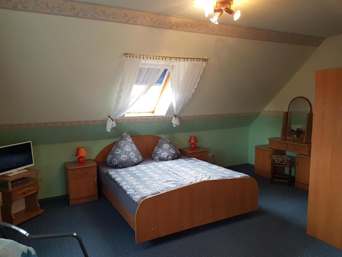 Landpension Zum Schweizerberg Neugrimnitz Exteriör bild